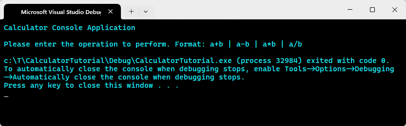 Capture d’écran de l’application calculatrice en cours d’exécution dans une fenêtre de console.