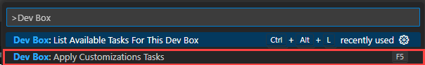 カスタマイズ タスクを適用するためのコマンドを示す、Visual Studio Code の Dev Box コマンド パレットのスクリーンショット。