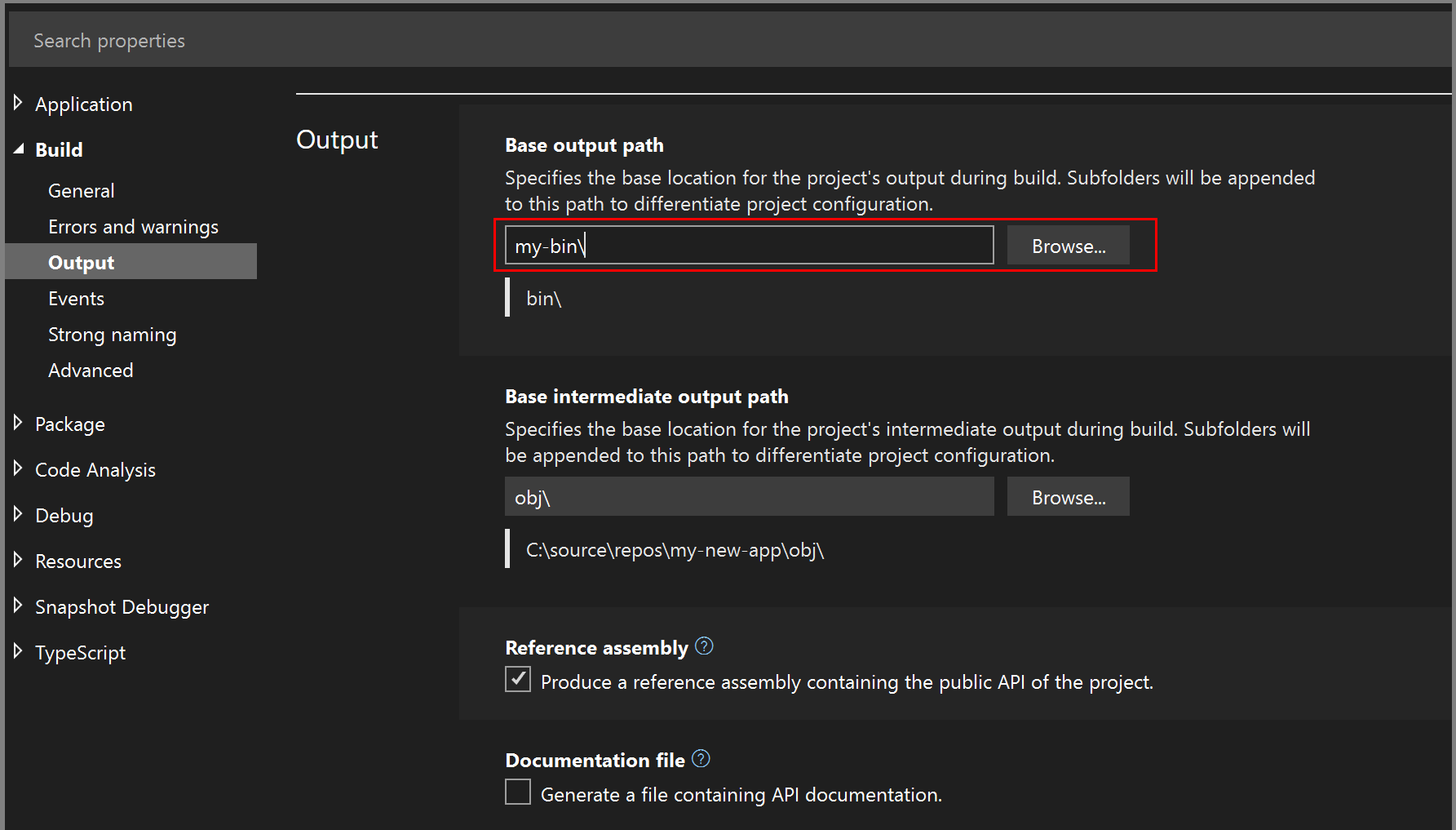 .NET Core C# プロジェクトの出力パス プロパティを示すスクリーンショット。