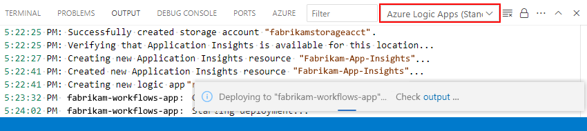 Schermopname van het uitvoervenster en de lijst met bereiken waarin Azure Logic Apps Standard is geselecteerd, samen met de voortgang en status van de implementatie.